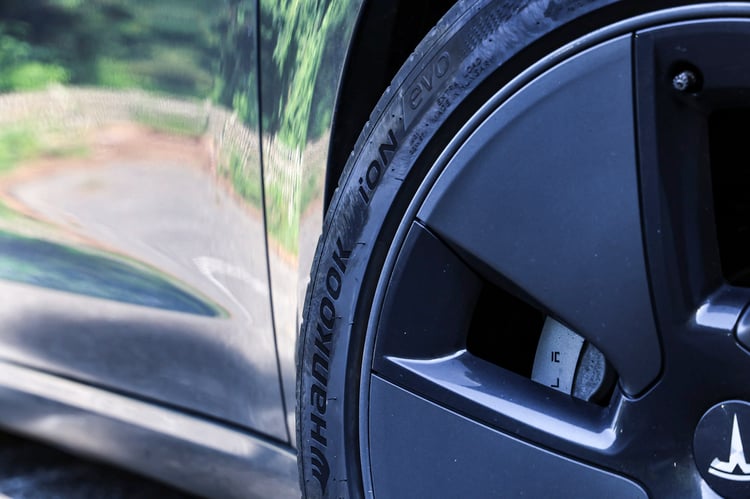 Hankook iON evo