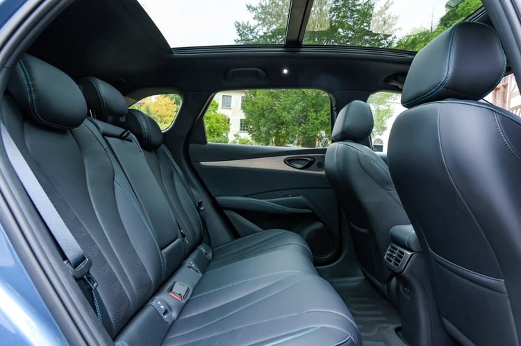 À bord du break hybride rechargeable