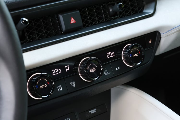 À bord du coupé sport hybride