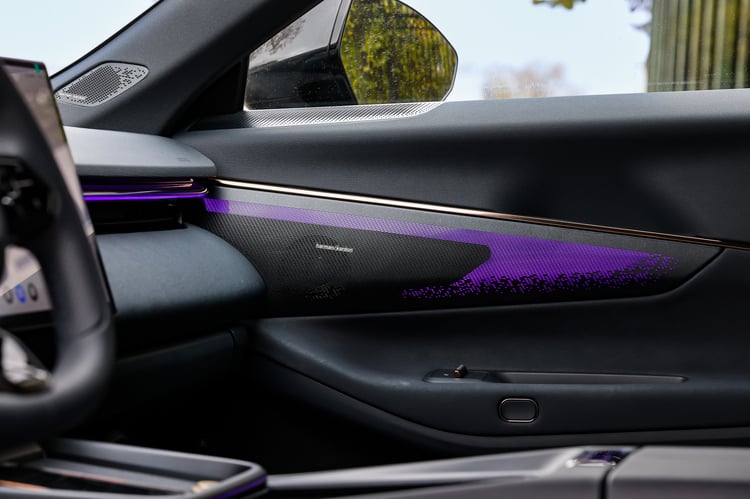 À bord du Lynk & Co 08