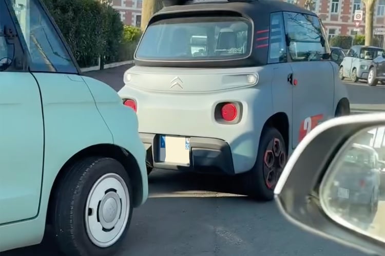 Citroën Ami et Fiat Topolino près d'un lycée à Arcachon