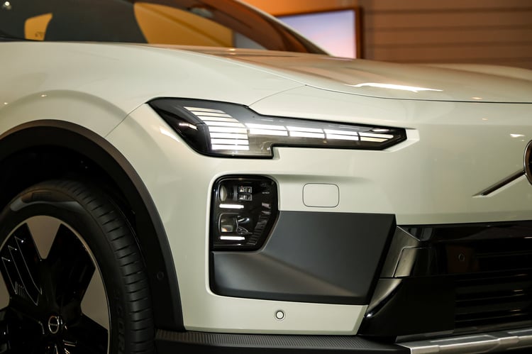 Volvo EX60 Cross Country