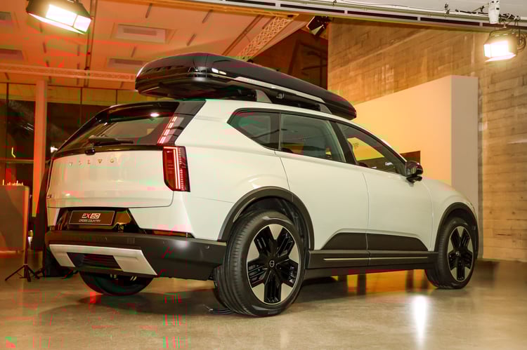 Volvo EX60 Cross Country