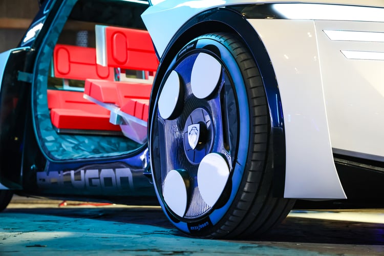 Enjoliveurs personnalisables pour le concept-car