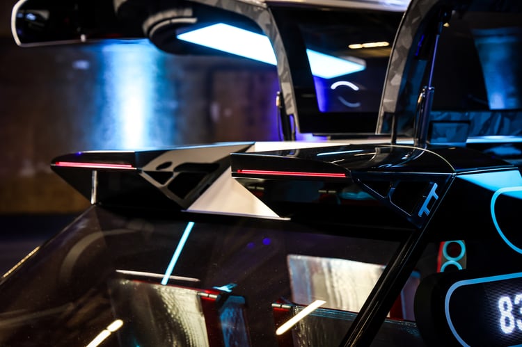 Des détails anguleux et high-tech