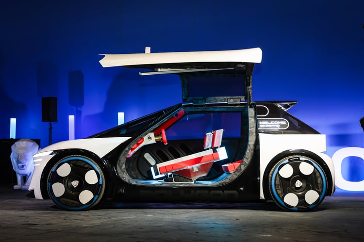 3,96 m de long et portes papillon