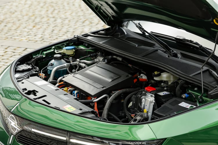 Traction électrique de 115 kW / 156 ch / 270 Nm