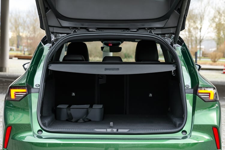 Un coffre de 103 x 103 cm