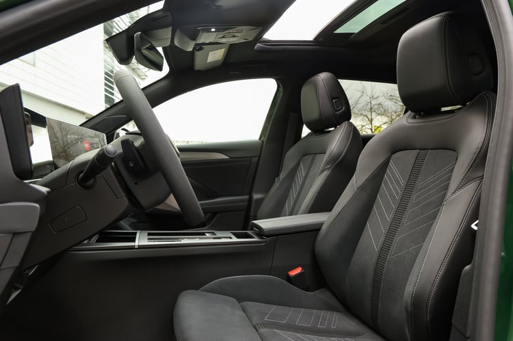 Des sièges en matériau écoresponsable ReNewKnit