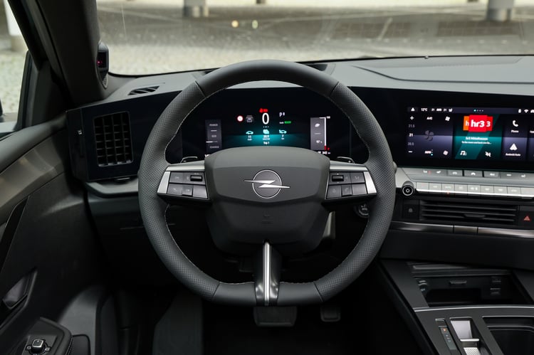 Poste de conduite de l'Opel Astra Sports Tourer Electric