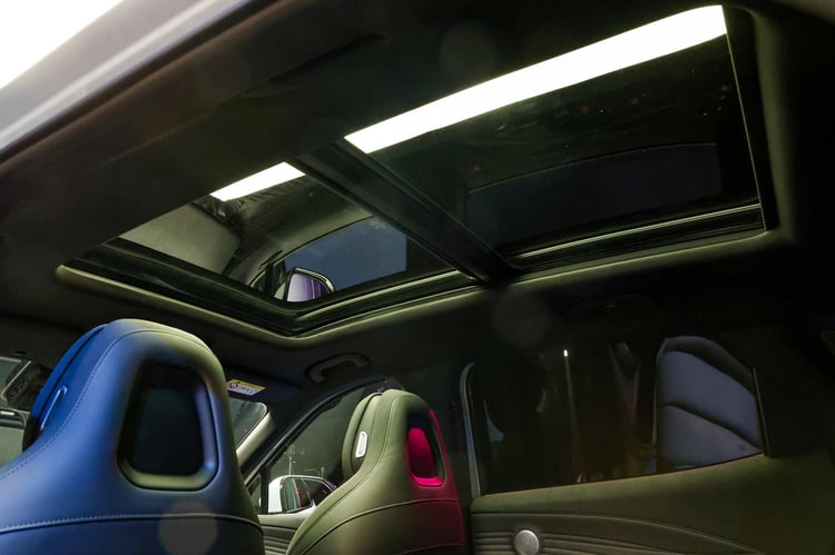 Grand toit panoramique ouvrant pour l'Omoda 7 SHS-P