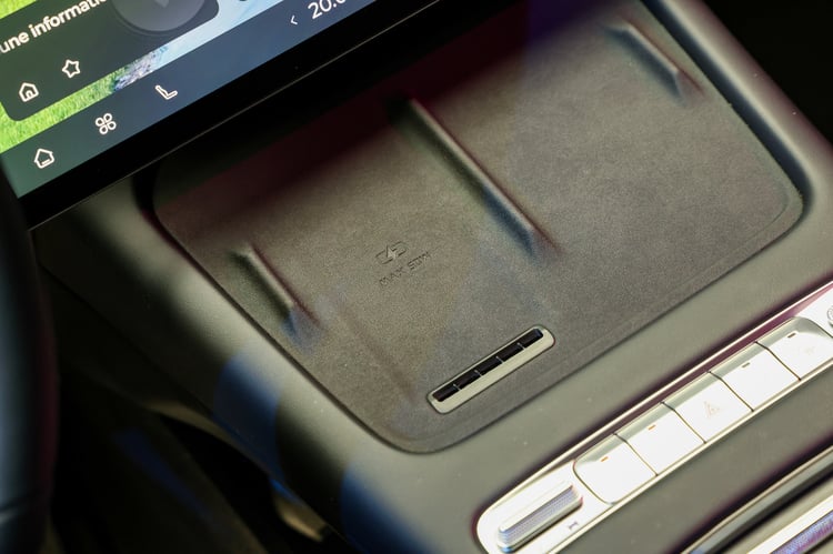 Chargeur à induction ventilé à bord