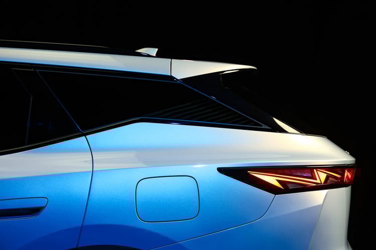 Un épaulement plus travaillé sur l'arrière