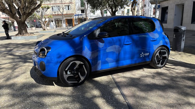 Renault Twingo électrique version société EDF utilitaire deux places