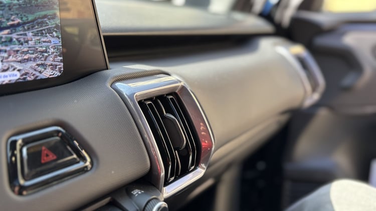 buse d’aération tableau de bord Suzuki Vitara électrique