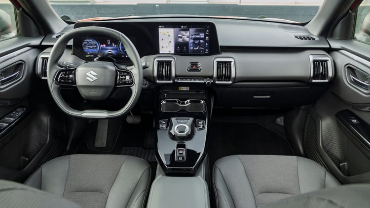 intérieur Suzuki Vitara électrique tableau de bord