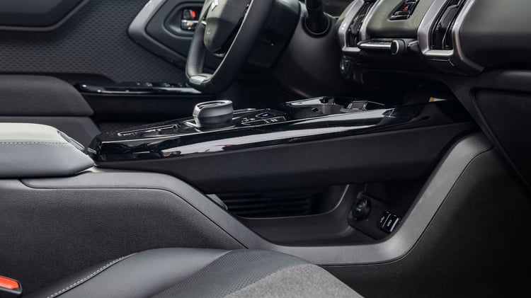 console centrale Suzuki Vitara électrique rangement dessous