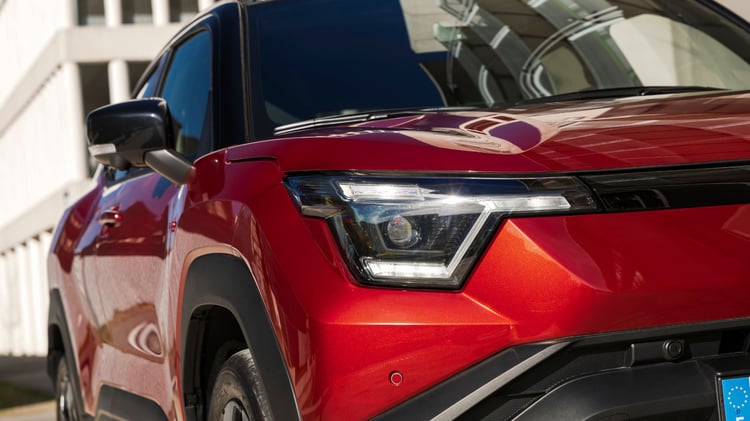 phare avant LED Suzuki e Vitara détail design