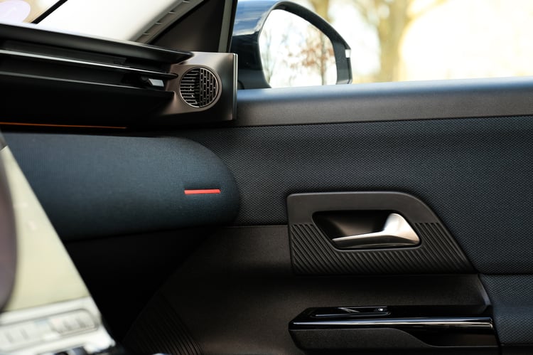 Une présentation flatteuse mais encore beaucoup de plastique dur