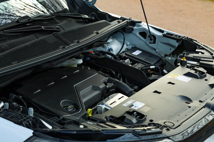 4-cylindres 1.6 turbo 150 ch et moteur électrique 125 ch