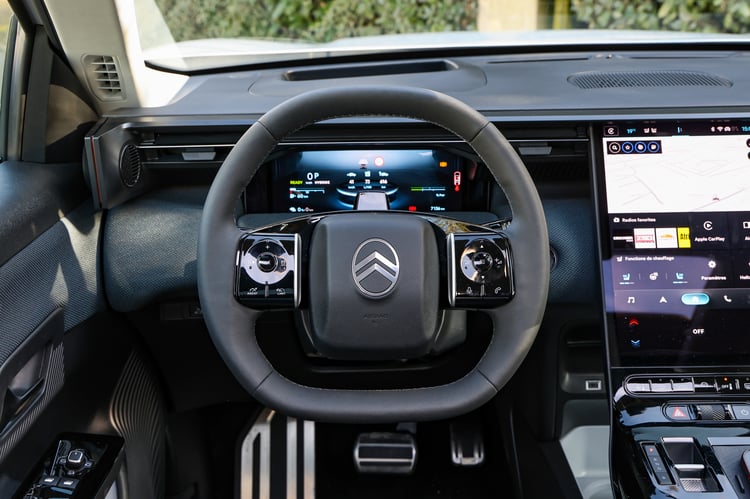 Poste de conduite du Citroën C5 Aircross hybride rechargeable