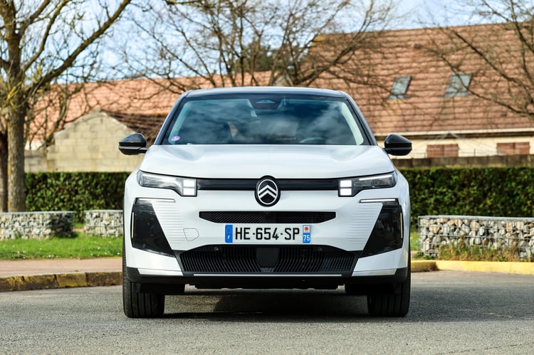 Une face avant plus caractérielle