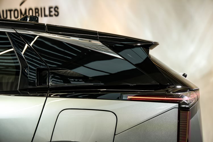 Pavillon légèrement fuyant et dynamique