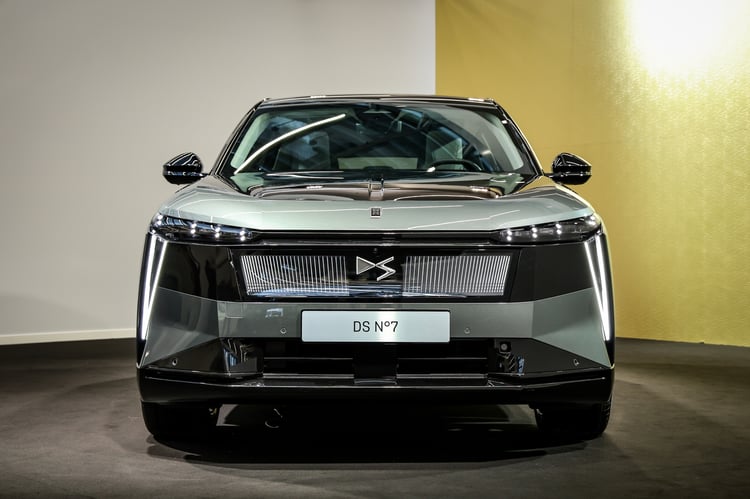 Face avant familière du SUV électrique