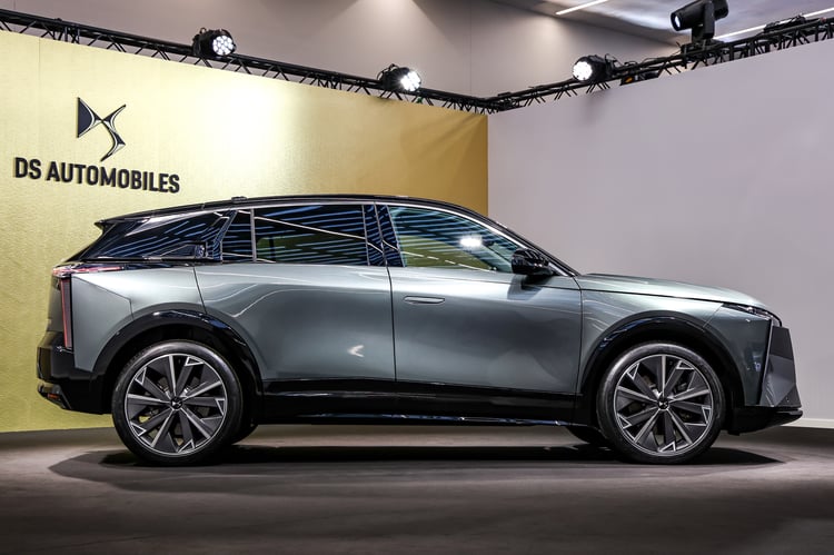 Un profil légèrement fuyant pour le DS N°7