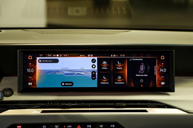 Large écran multimédia de 16 pouces