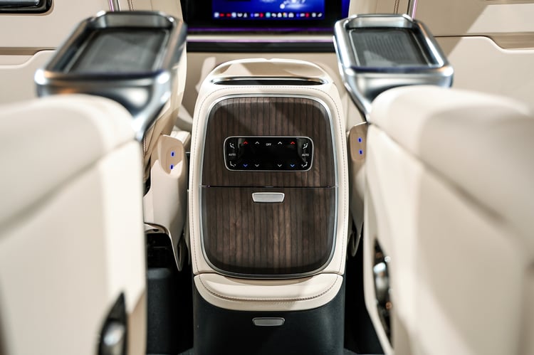 Commandes dédiées aux passagers arrière