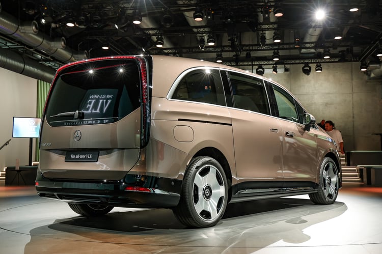 Un hayon original pour le van "Grand Limousine"