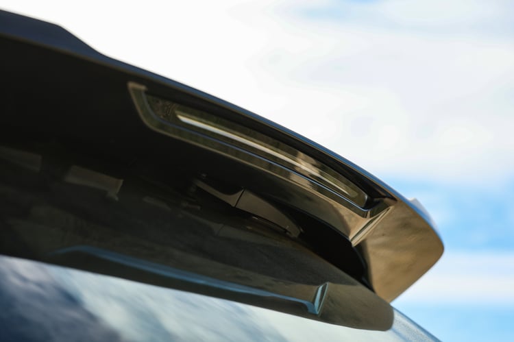 Essuie-glace dissimulé dans le spoiler du J5 !