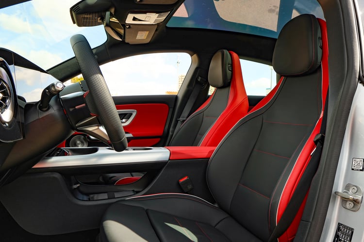 Une position de conduite basse et dynamique