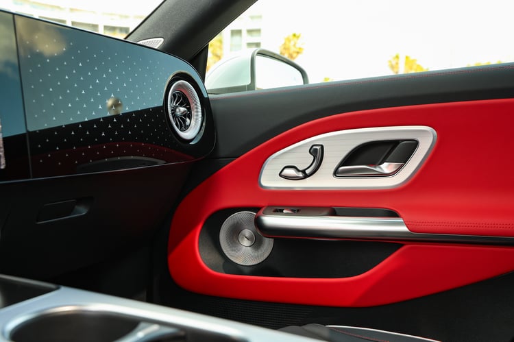 Des finitions plus flatteuses en partie haute