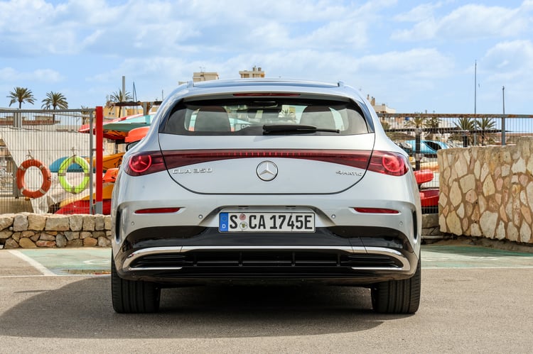 Une partie arrière plus sobre que l'avant