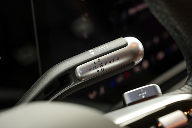 Commande de boîte derrière le volant