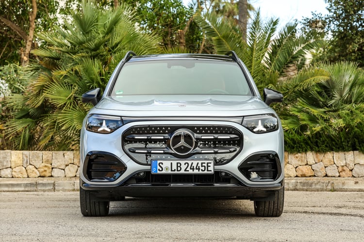 Une face avant pleine d'étoiles pour le Mercedes GLB 250+