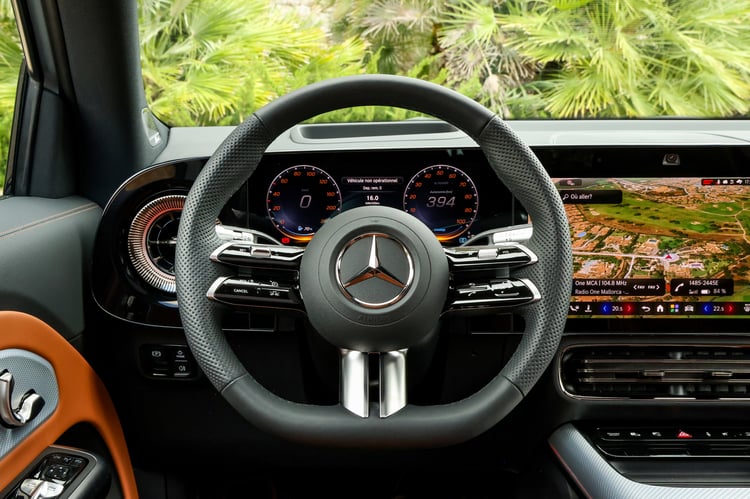 Derrière le volant du Mercedes GLB 250+