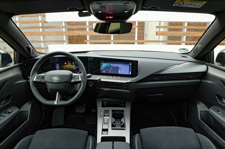 À bord de l'Opel Astra PHEV
