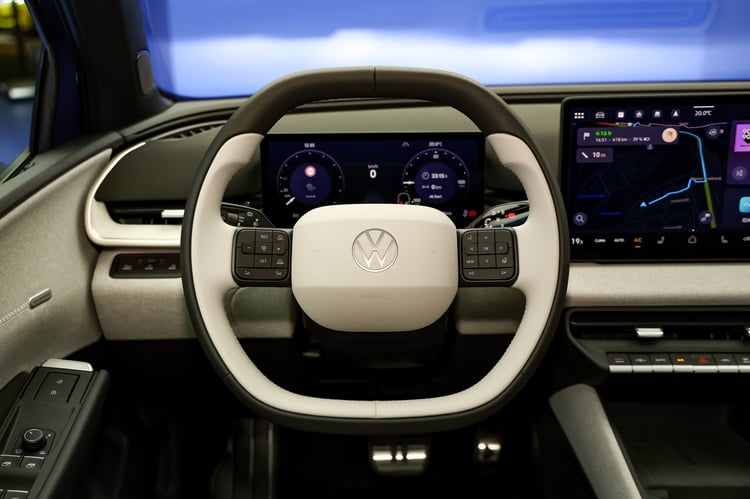 Le retour des commandes physiques au volant...