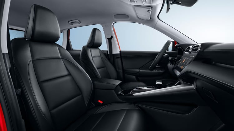 vue des sièges avant à l'intérieur du SUV MG ZS HEV