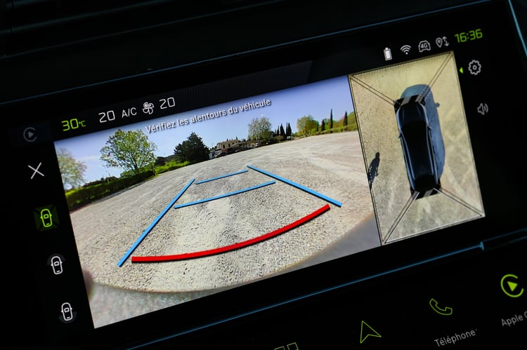 Caméras d'excellente qualité pour la Peugeot e-408