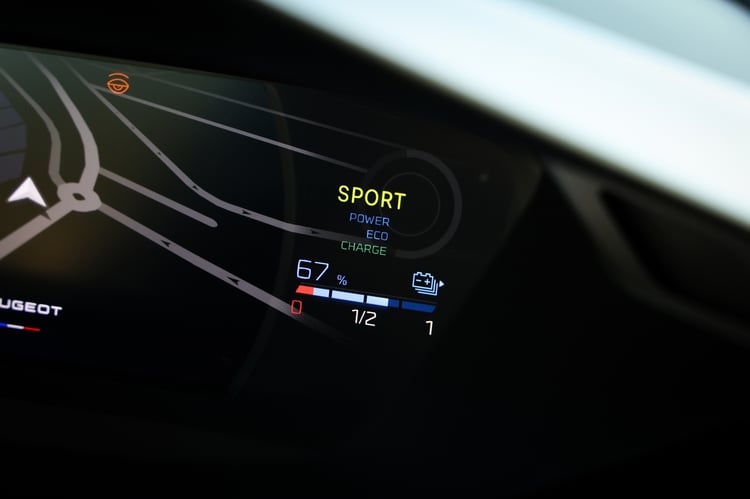 La Peugeot e-408 n'est pas un foudre de guerre