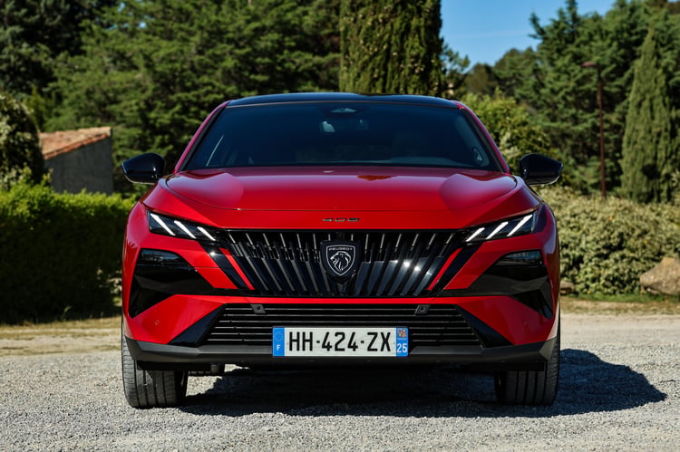 Nouvelle face avant du crossover français