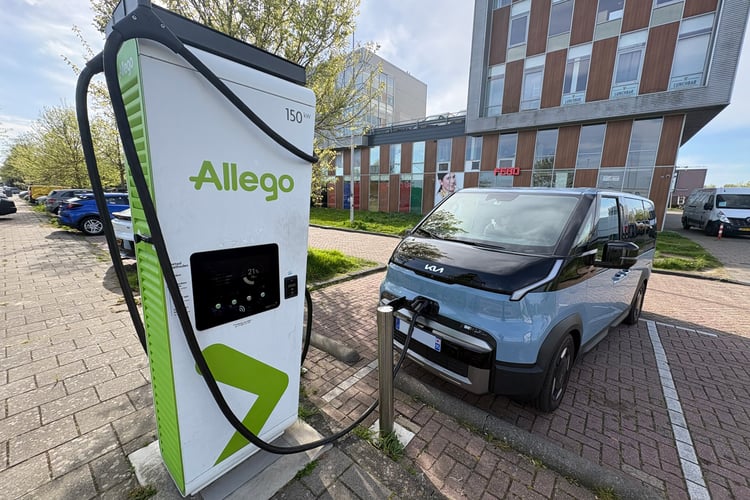 Le Kia PV5 d'Eodias en charge