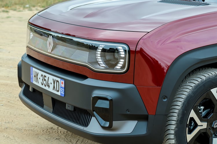 Un style réussi pour cette R4 E-Tech Plein Sud