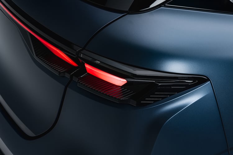 Une signature segmentée façon nouvelle Renault Clio !