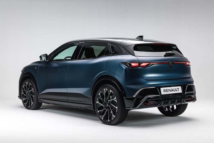 Des airs agressifs à la Cupra ?