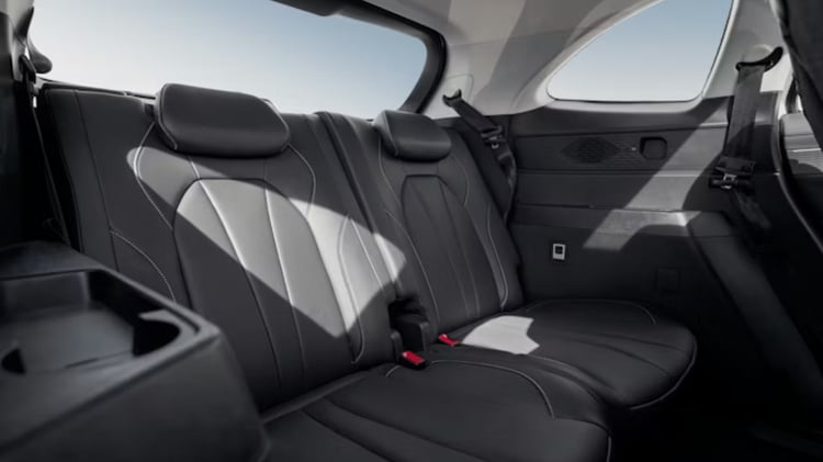 La MGS9 PHEV offre un véritable habitacle 7 places, conçu pour accueillir des adultes sur trois rangées complètes. 